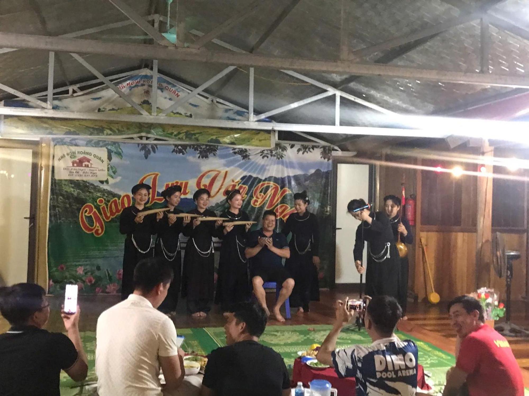 Hoang Quan Homestay Ba Be Eksteriør billede